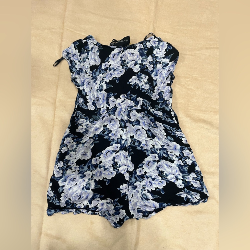 Floral Romper with buttons in Black and Purple ✨